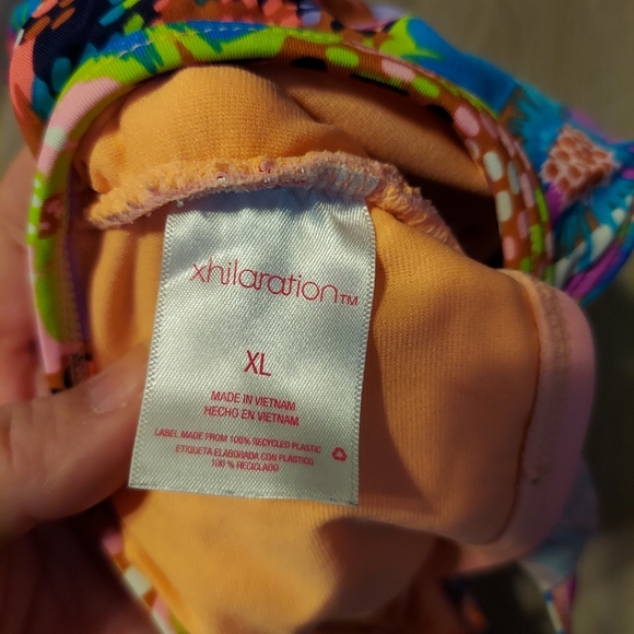 Bikini - Picture 2 of 3